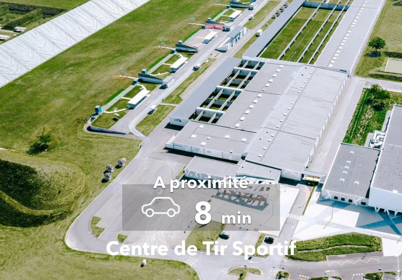 Le Studio Design ⸱ Stationnement Gratuit ⸱ Fibre Déols Exterior photo